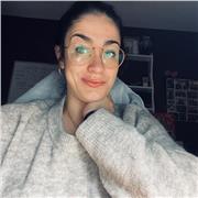 Profesora de matemáticas imparte clases a alumnos hasta segundo de bachillerato